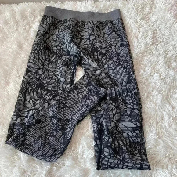 Fabletics] Sebastian Seamless Floral Leggings - Picture 9 of 10